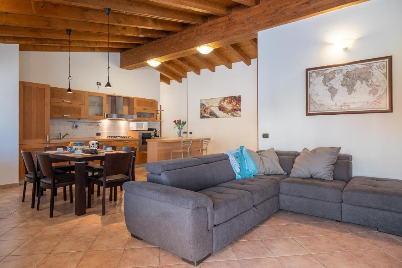 Casa Del Gatto Apartment Paratico Bagian luar foto
